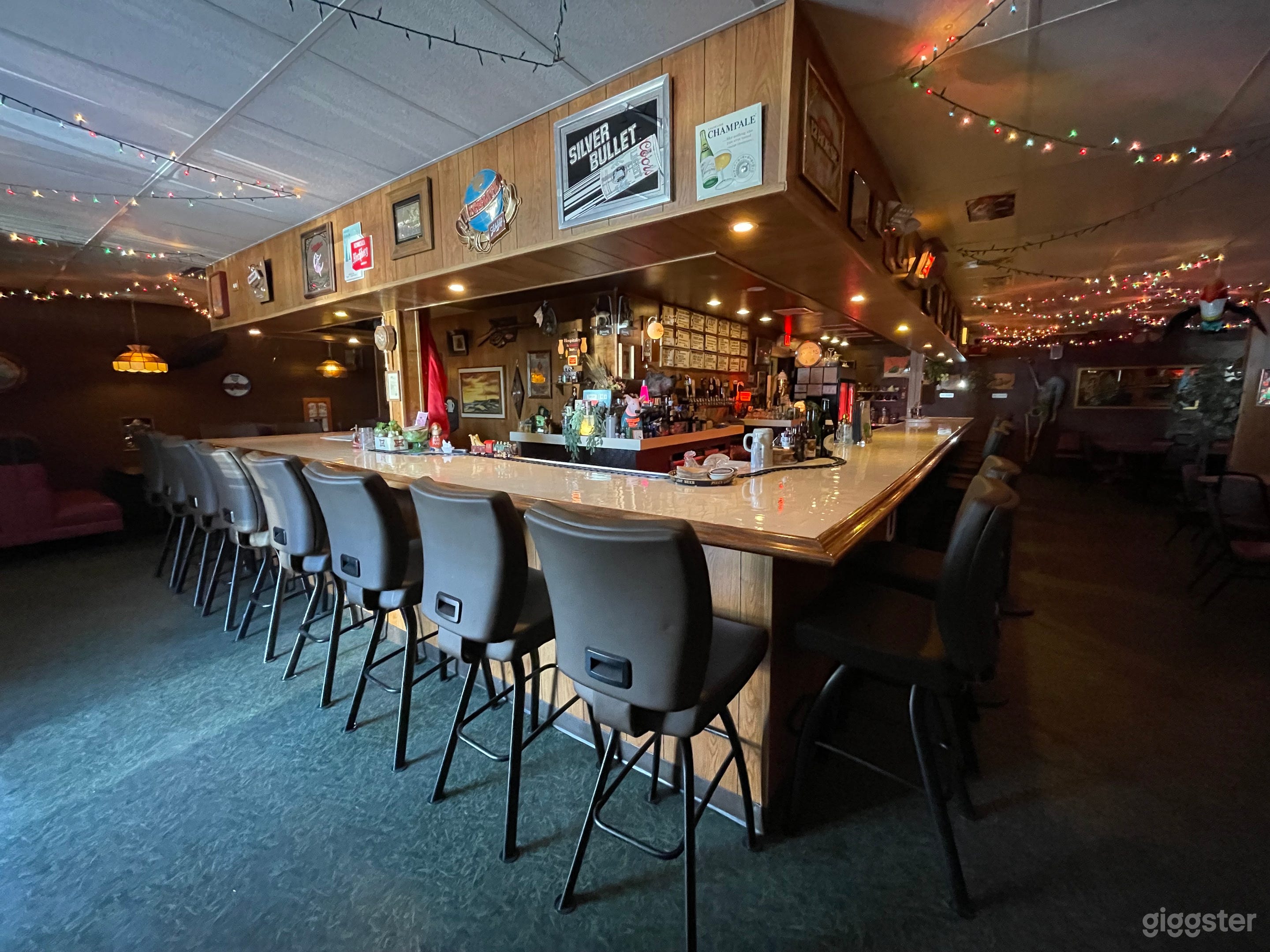 Americana Beer Bar With Vintage Vibes Photo 3