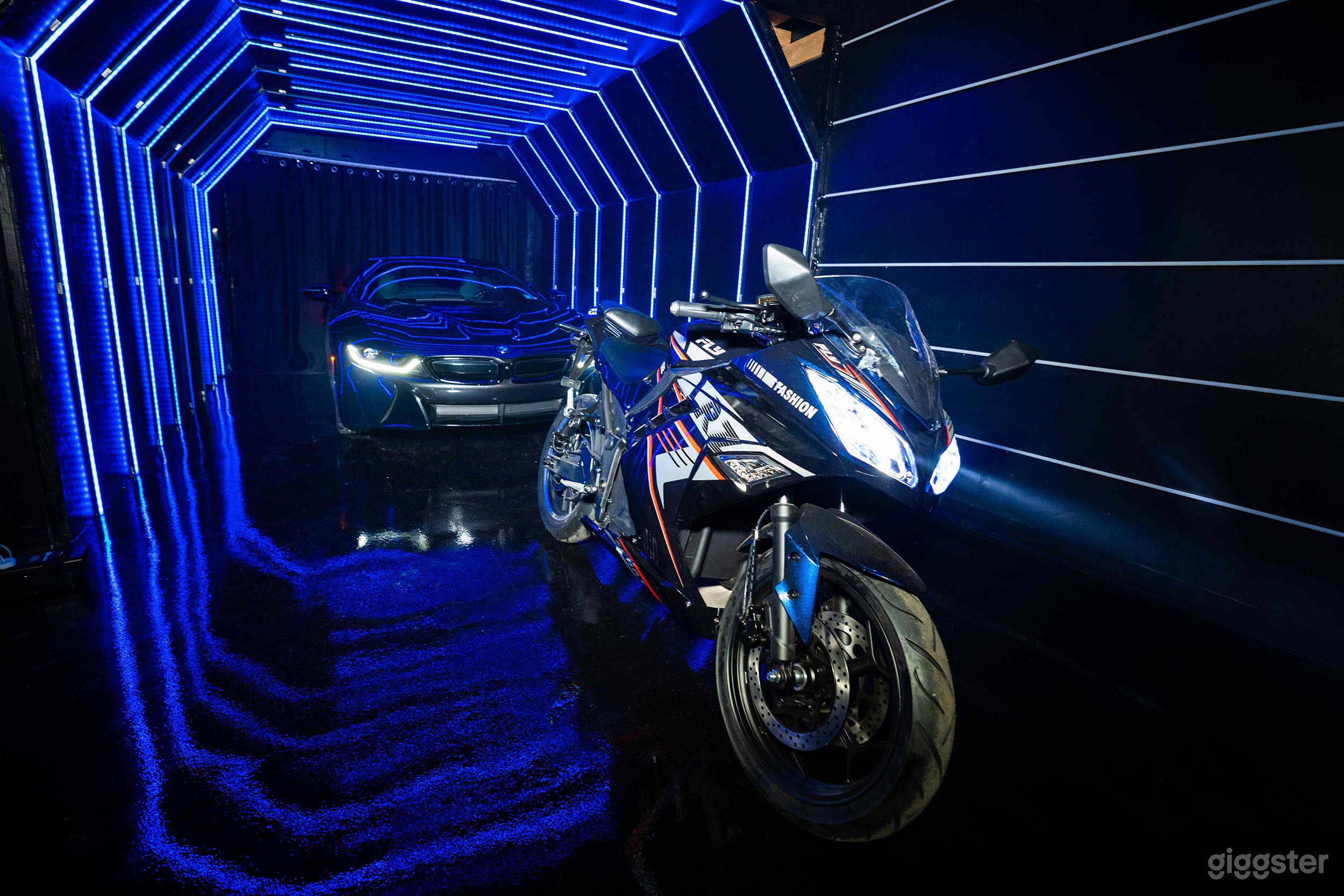 Studio with RGB Tunnel and Walls Photo 2