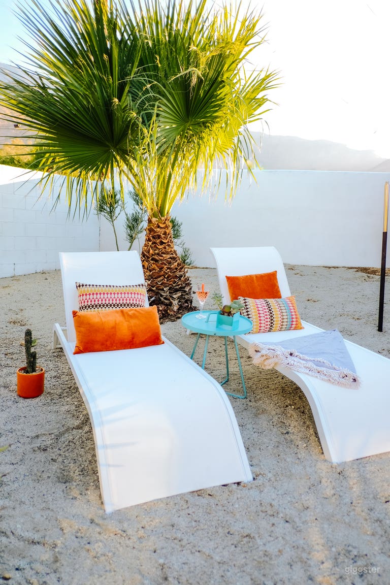  Dazey Desert House - Mid Century to the Max 