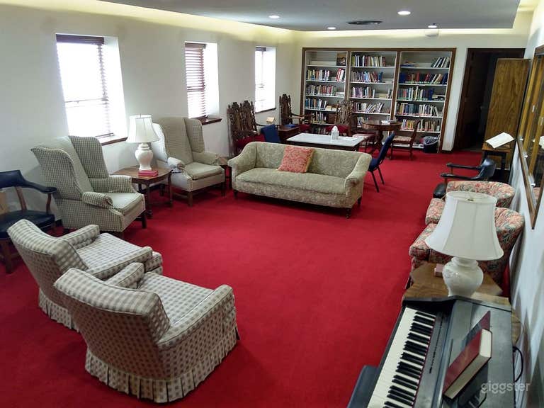  The church library, adjacent to the sanctuary, can serve as a Green Room. 