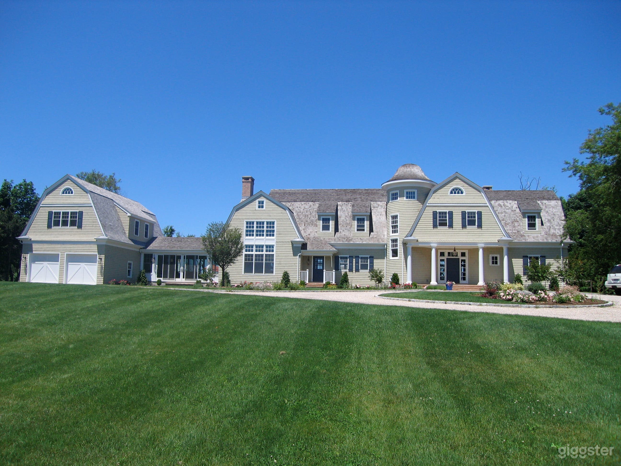 Beachfront Stunner Photo 2