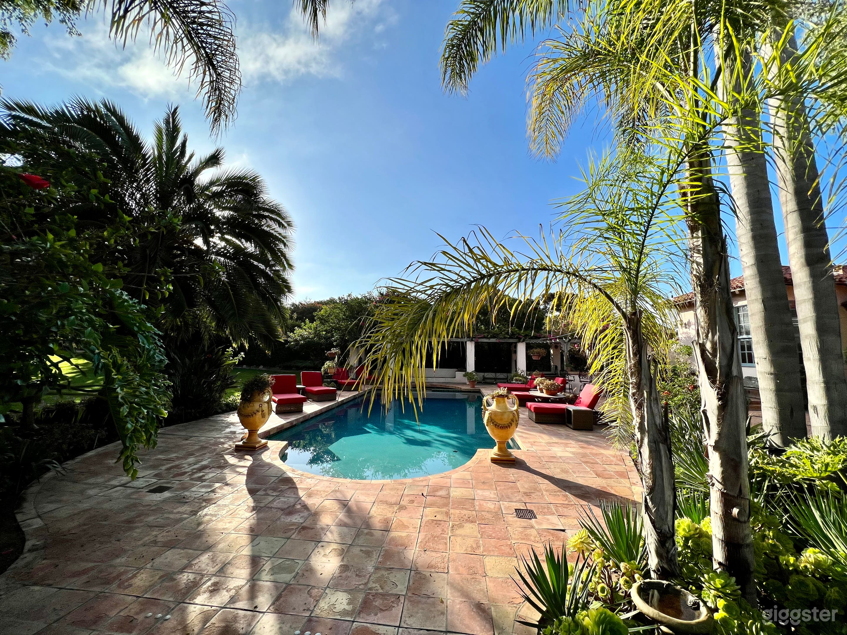 Mediterranean with pool &amp; fountain Photo 4