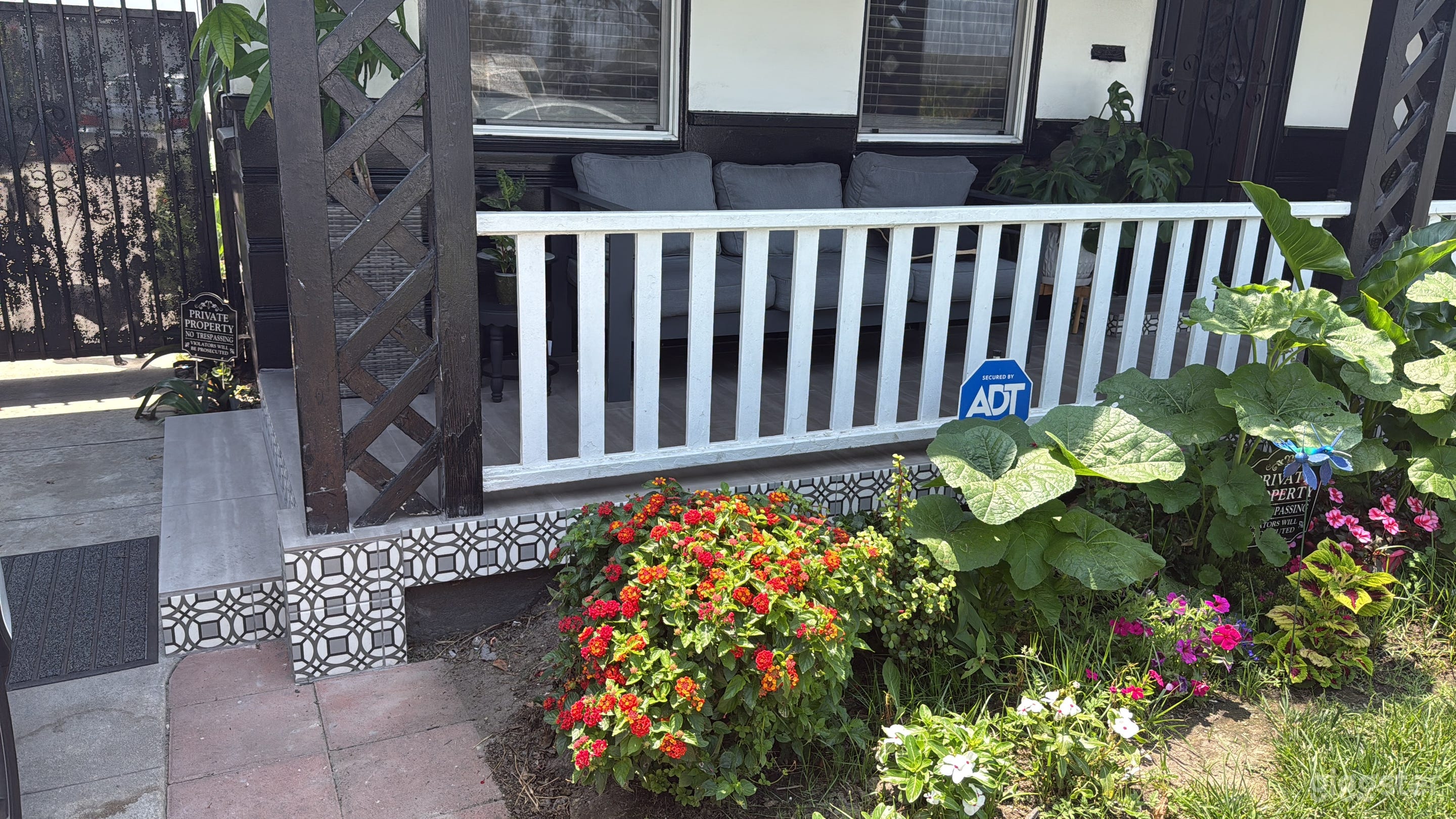 Charming South Los Angeles home Photo 1