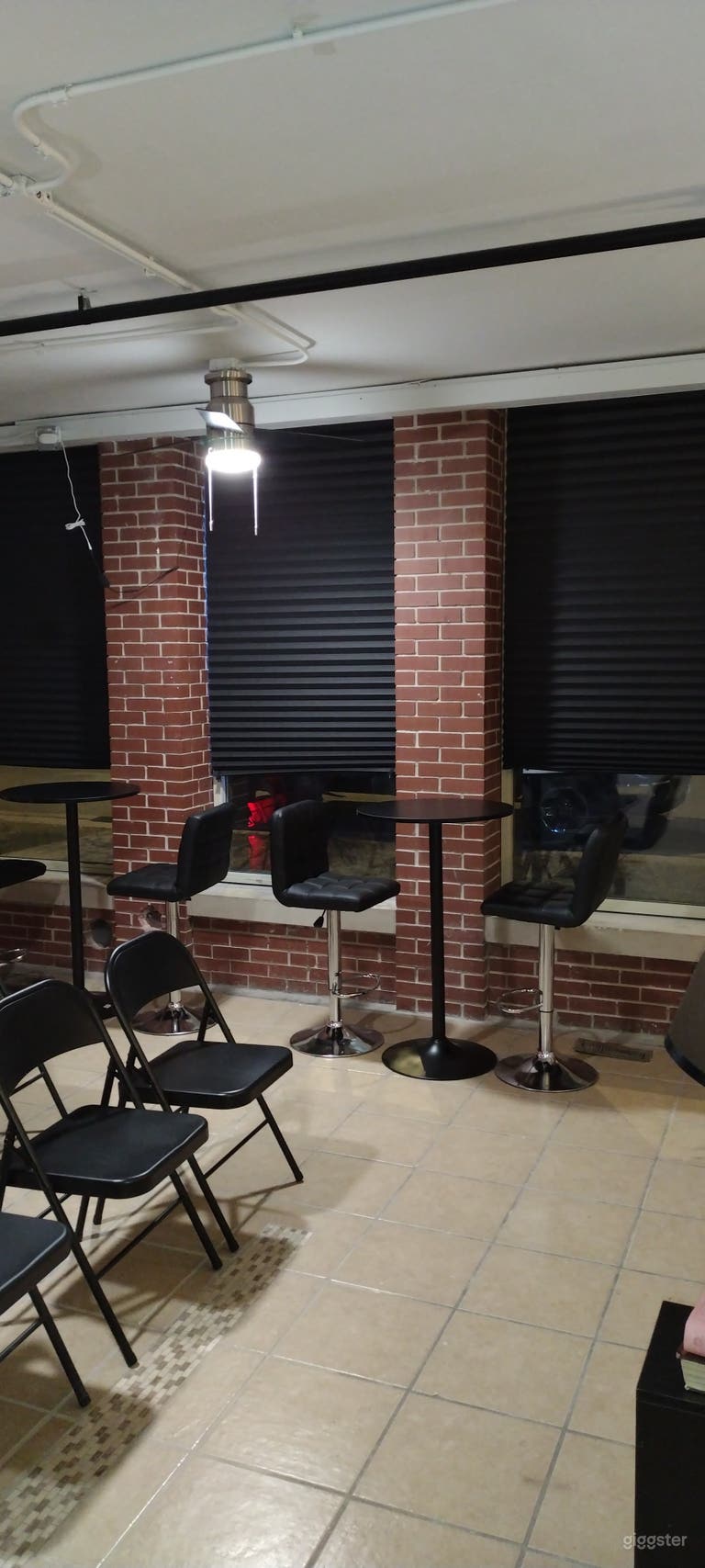  Raise shades up for optimal natural light or clothes for a more private/darkened atmosphere. 