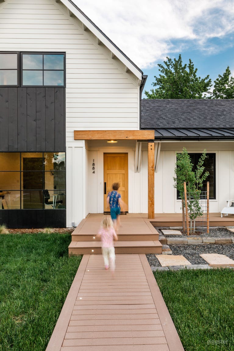  Modern Rustic Styled Farmhouse 