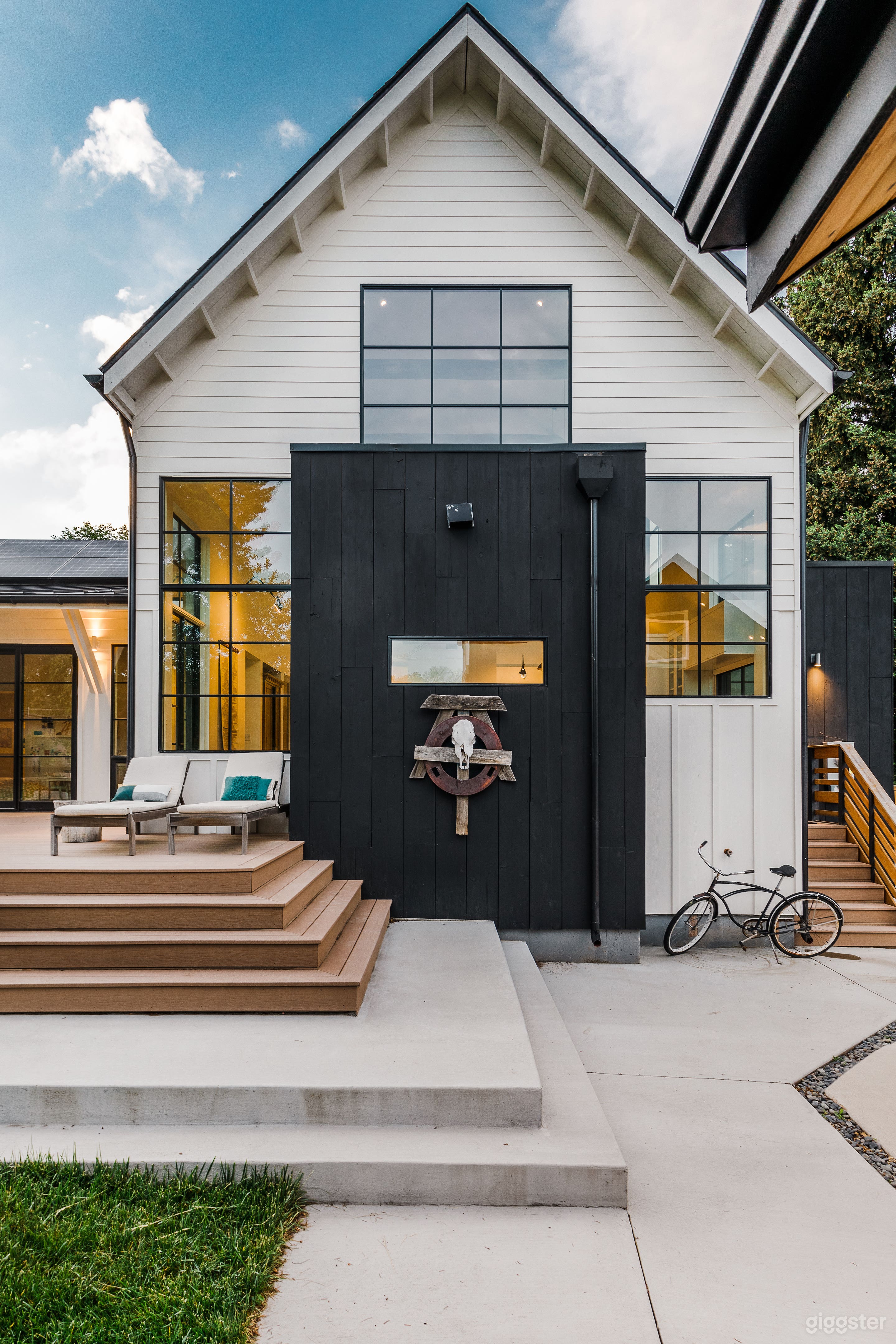 Modern Rustic Styled Farmhouse Photo 4