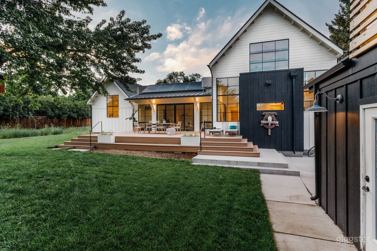 Modern Rustic Styled Farmhouse Photo 3