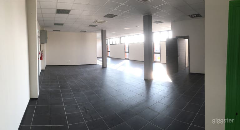  Spacious Minimalist Open-Plan Office with Natural Light 