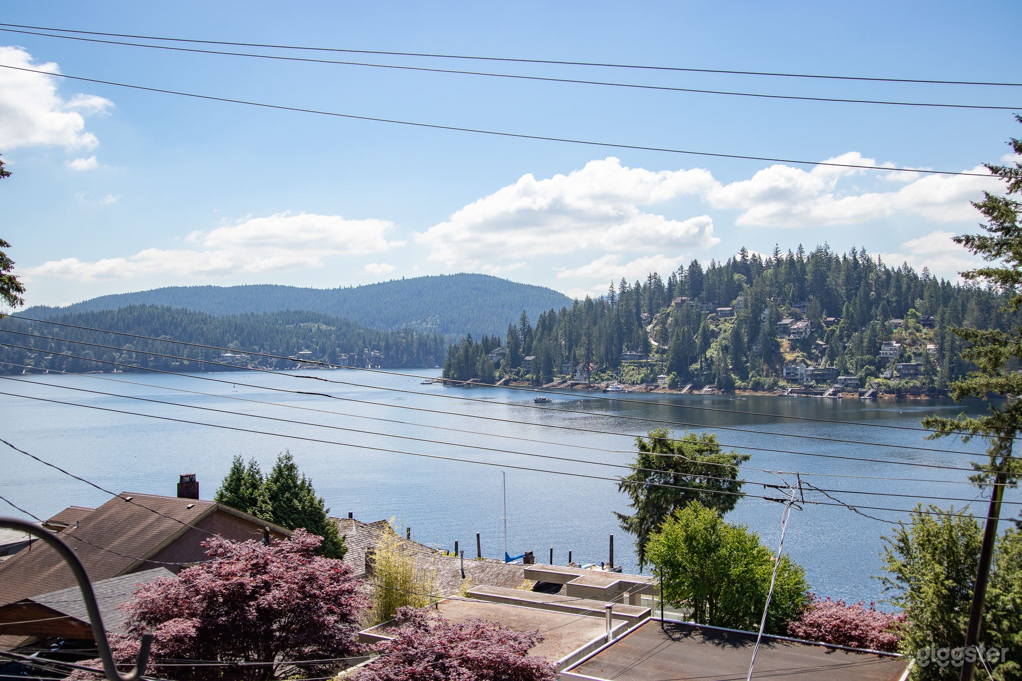 Oceanside and Mountainview Modern Beach House Photo 1