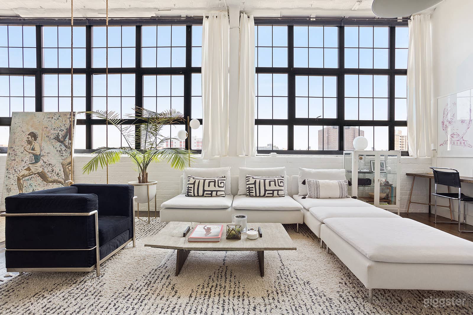 Bright Versatile LOFT +Rooftop Photo 2