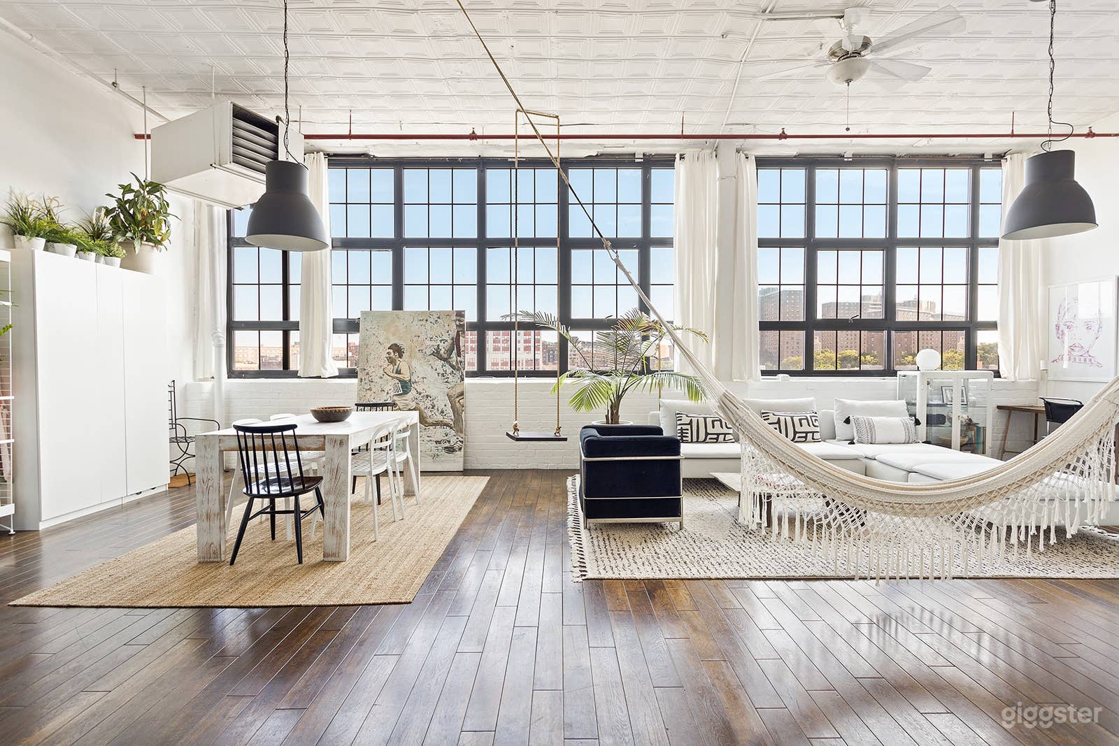 Bright Versatile LOFT +Rooftop Photo 1