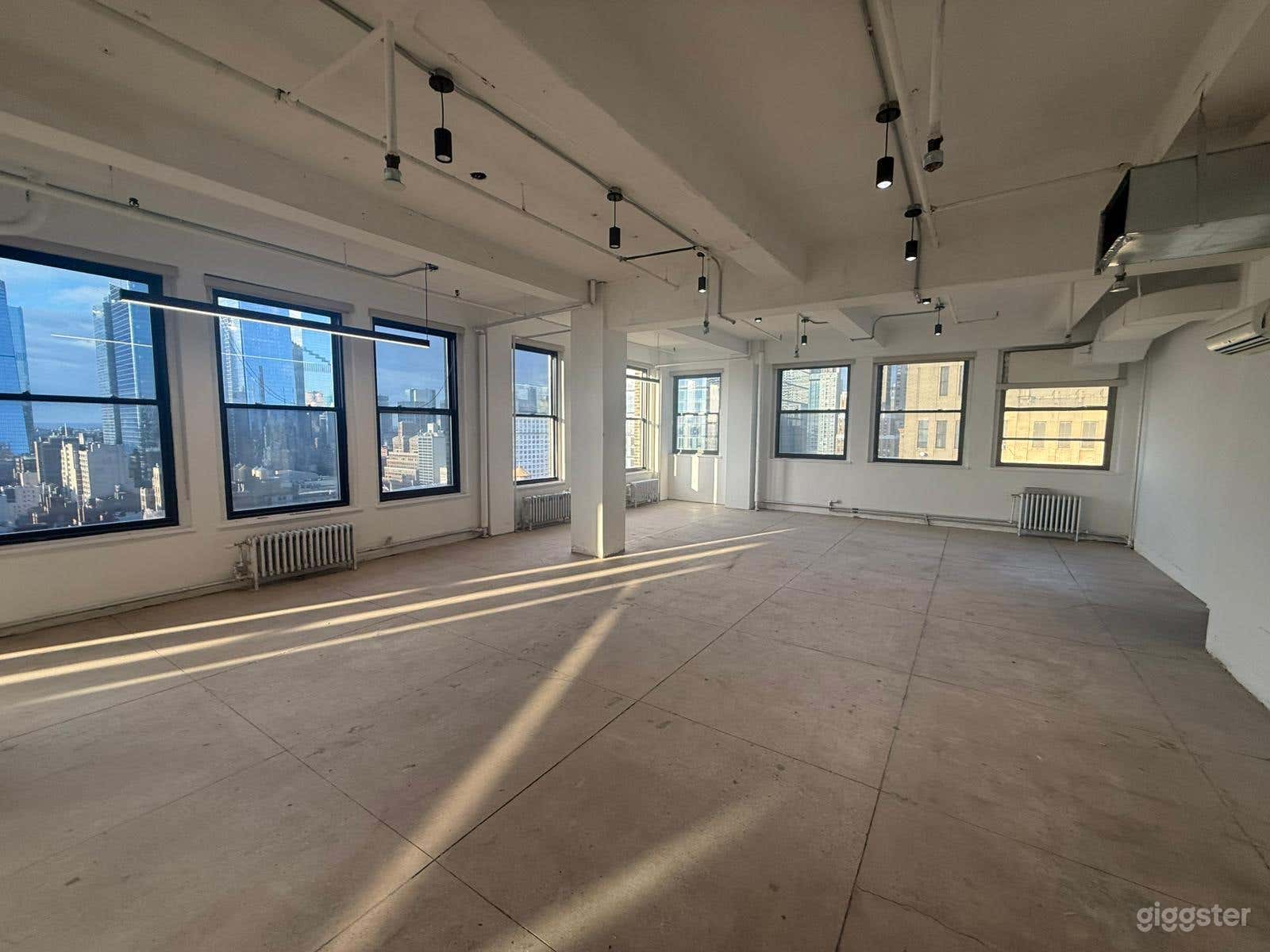 Naturally-Lit Conference Room 3A in Manhattan Photo 1