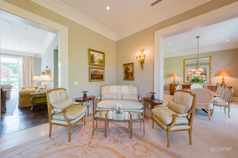  BEVERLY HILLS ELEGANCE: A REGAL RETREAT 