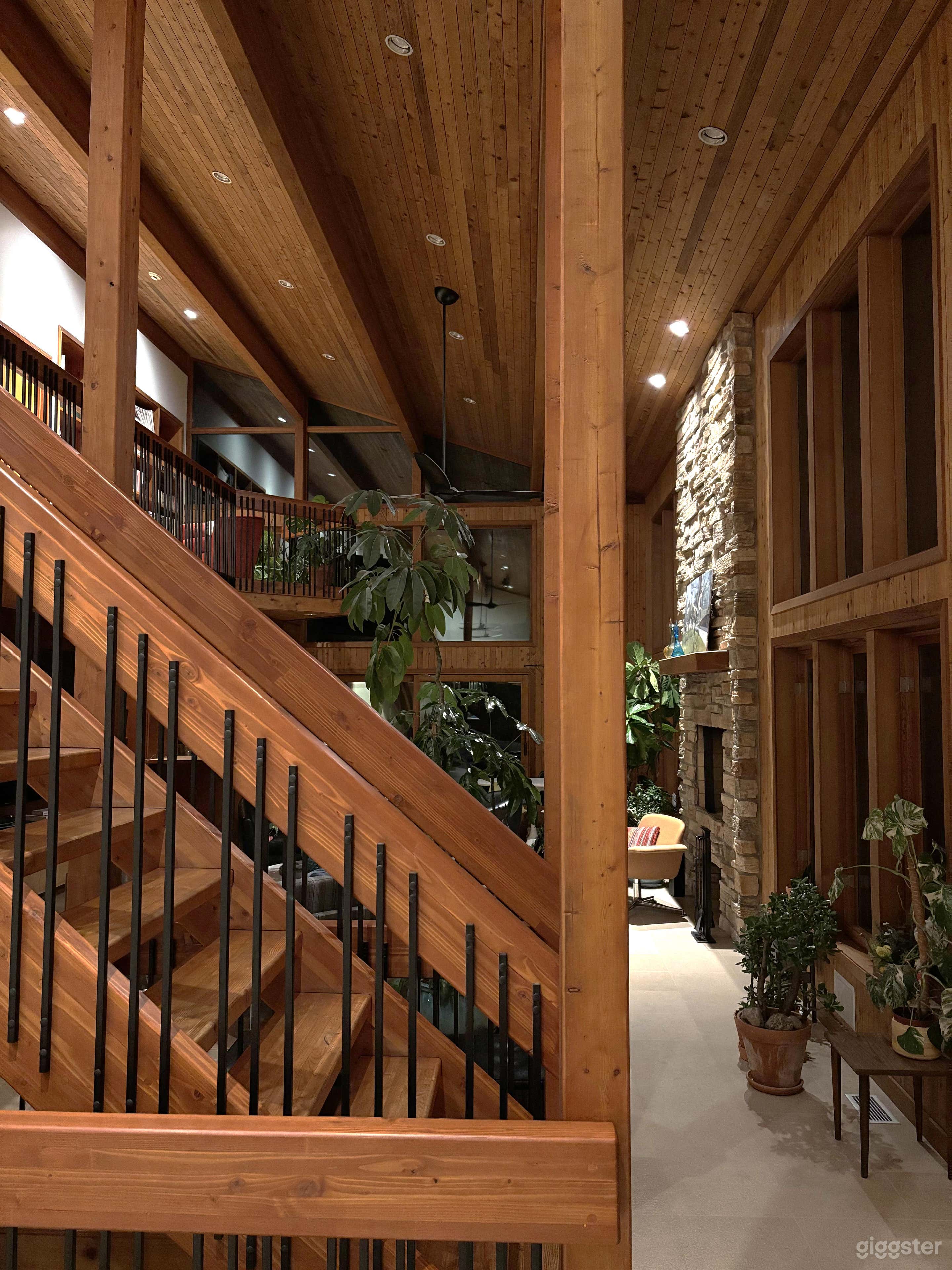 Spacious suburban home with a mid-west "Sea Ranch" feel Photo 2