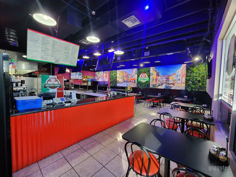  Charming Italian Eatery with Retro Vibes 