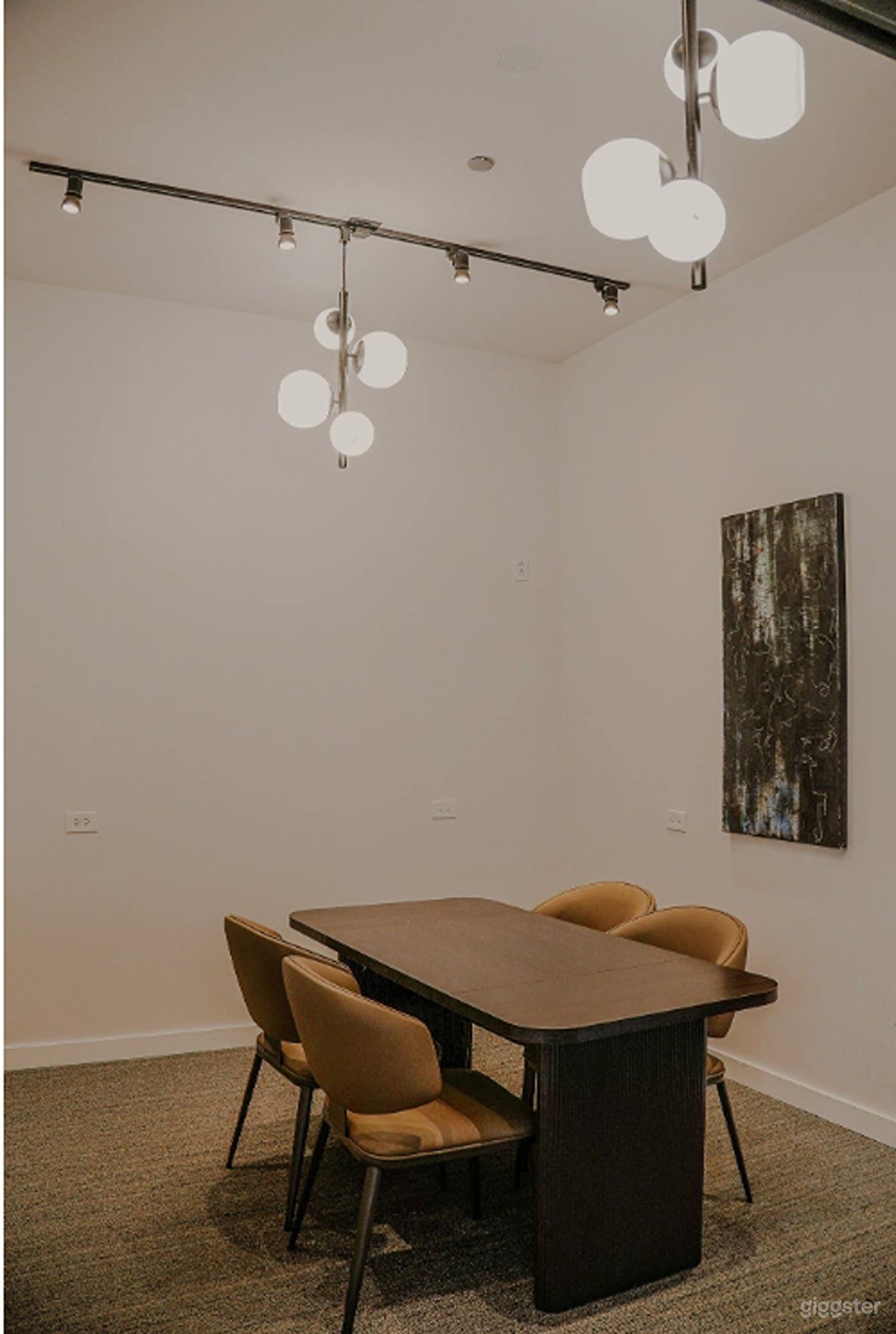 Modern Private Office Space Photo 2
