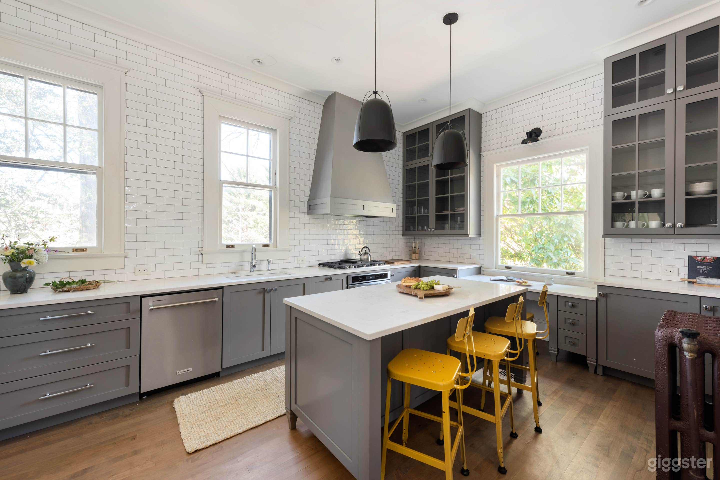 Royally Yours | Historic Designer Mansion Photo 3