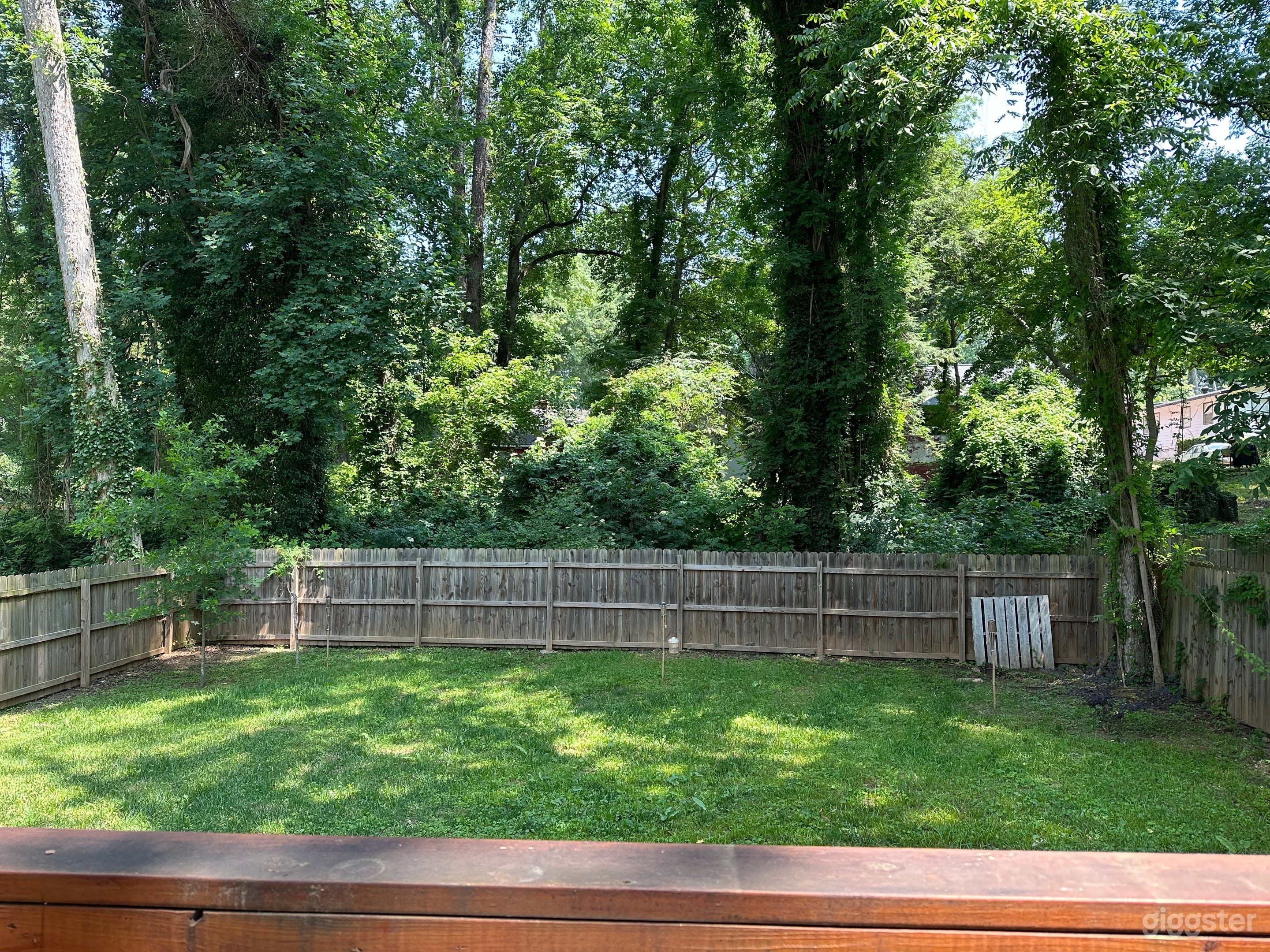 High end events with a large open space and yard. Photo 4