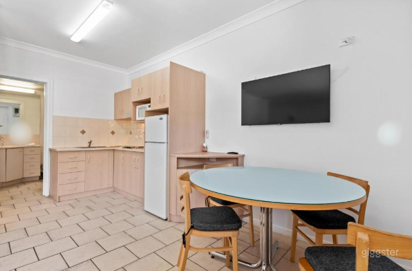 One-Bedroom Apartment Photo 4