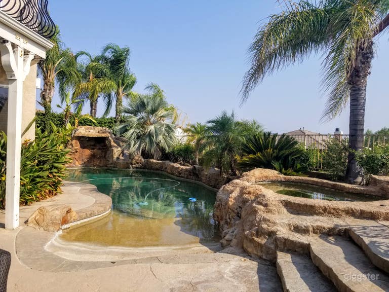  Santa Clarita Tropical Paridise 