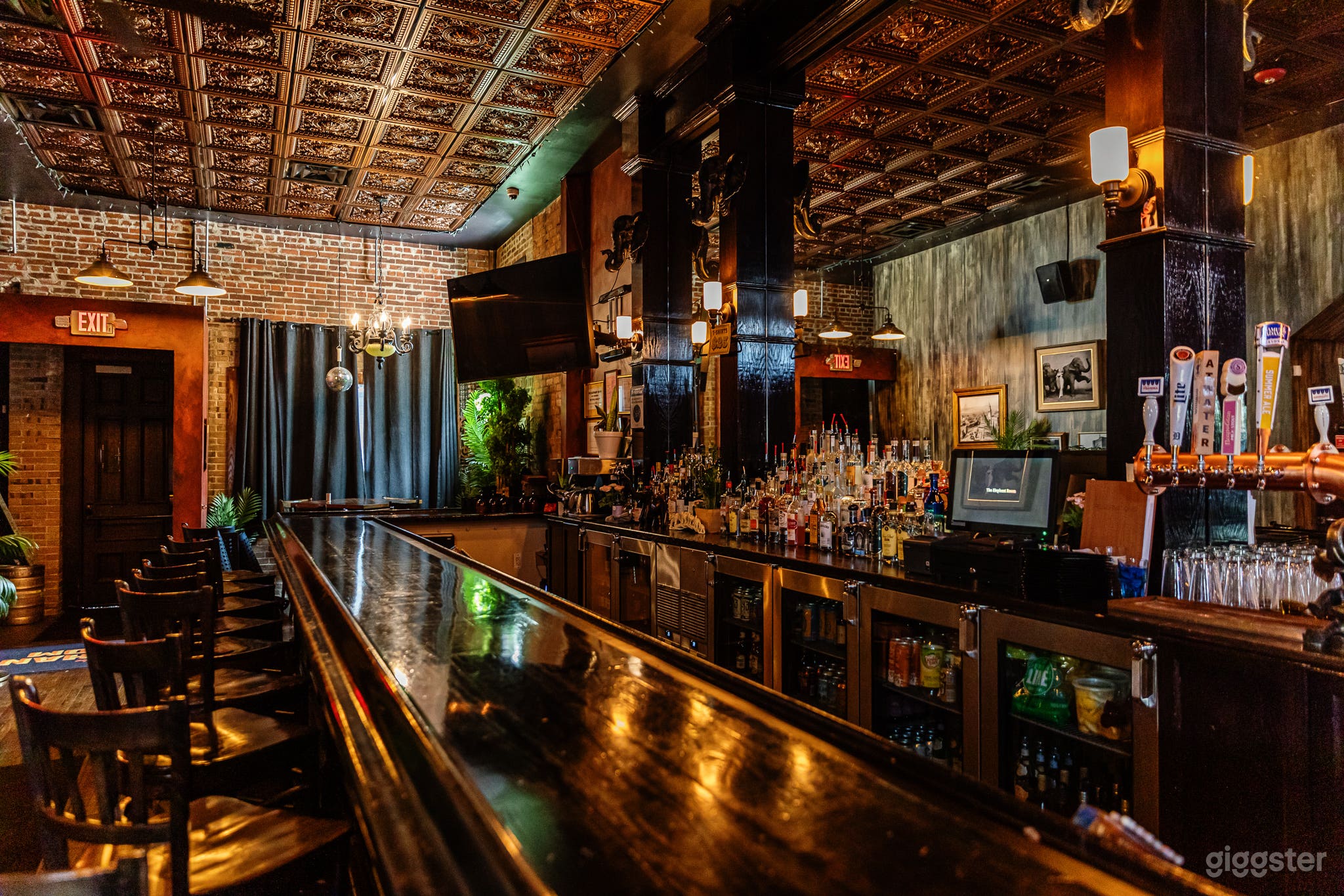 Elegant Bar with Brick Walls for Events in Detroit Photo 1