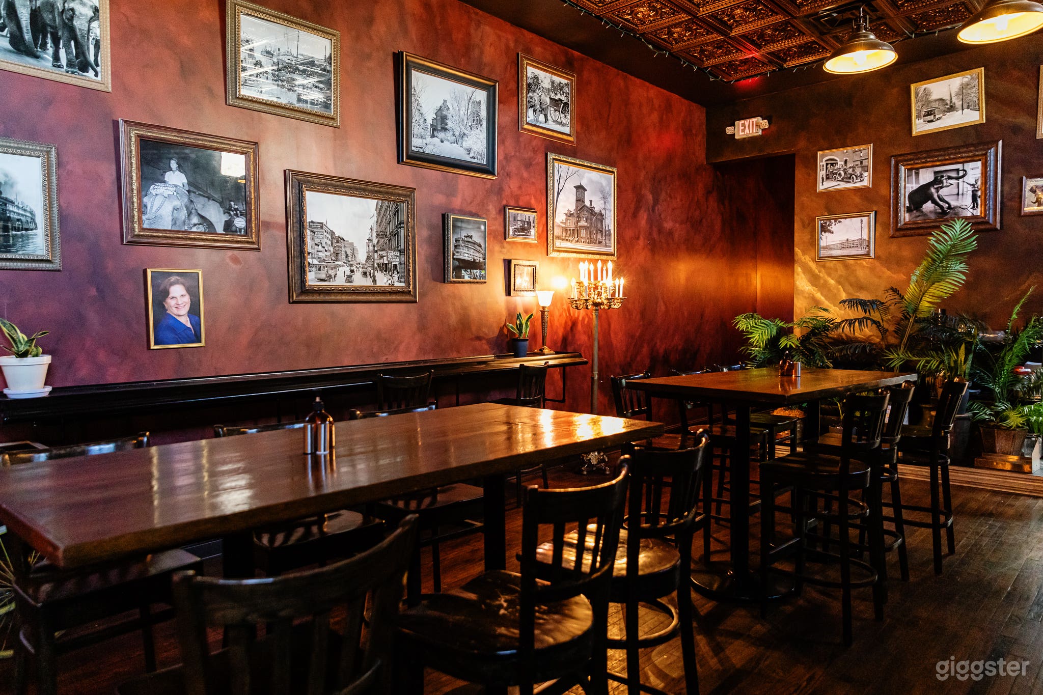 Elegant Bar with Brick Walls for Events in Detroit Photo 2