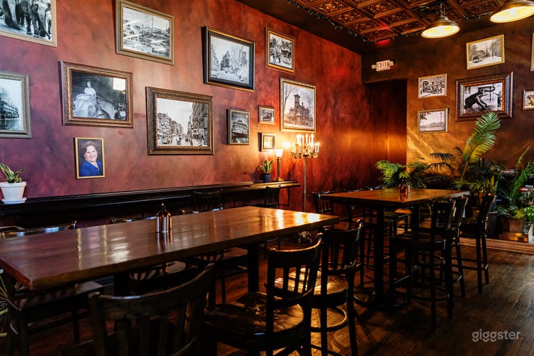  Elegant Bar with Brick Walls for Events in Detroit 