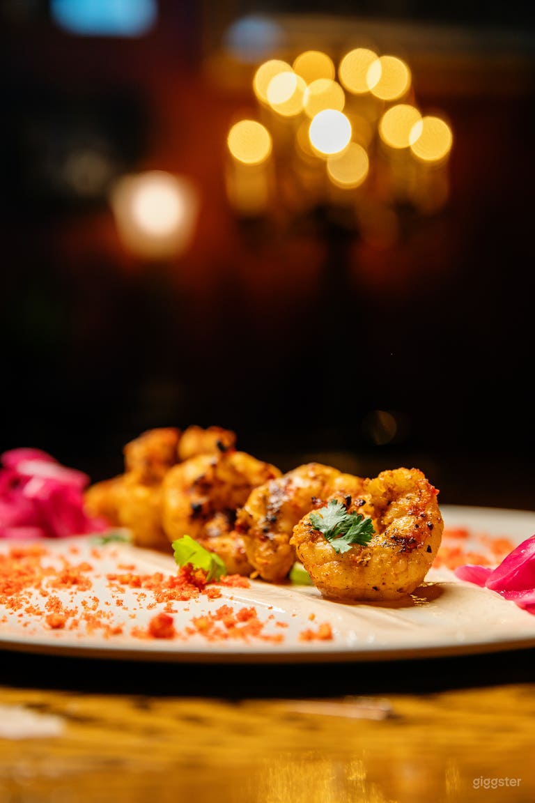  Elegant Bar with Brick Walls for Events in Detroit 