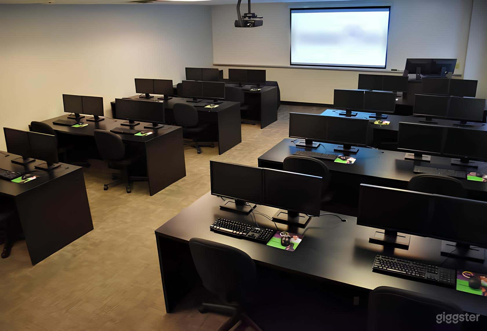 Van Buren Room Photo 4