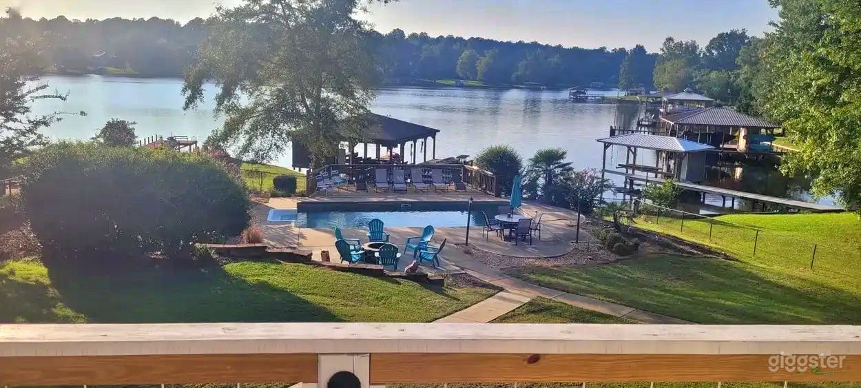 Lakeside Pool, Dock with Beautiful Sunset views Photo 1