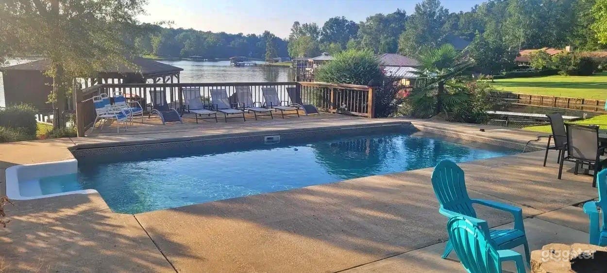 Lakeside Pool, Dock with Beautiful Sunset views Photo 2