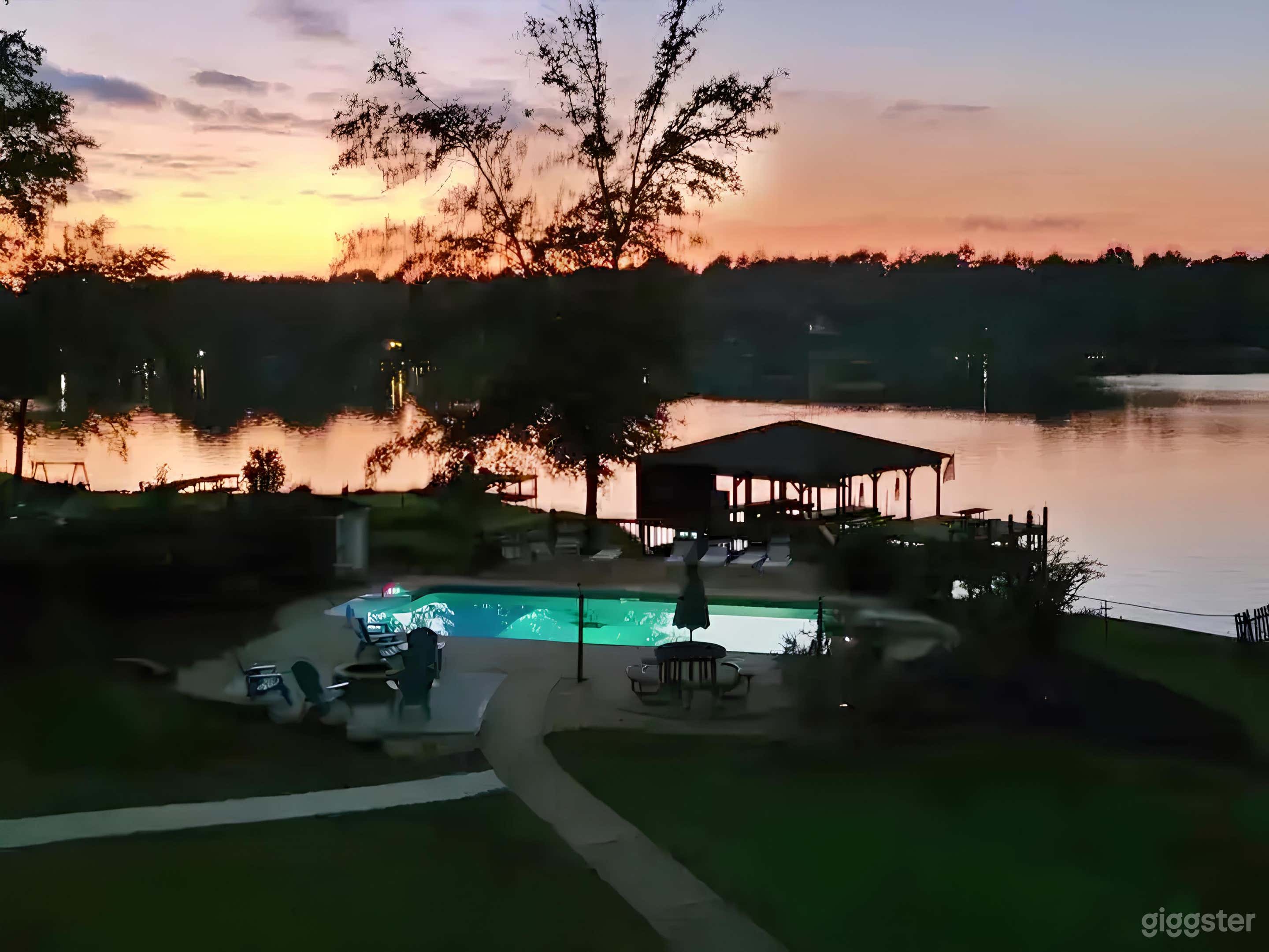 Lakeside Pool, Dock with Beautiful Sunset views Photo 4