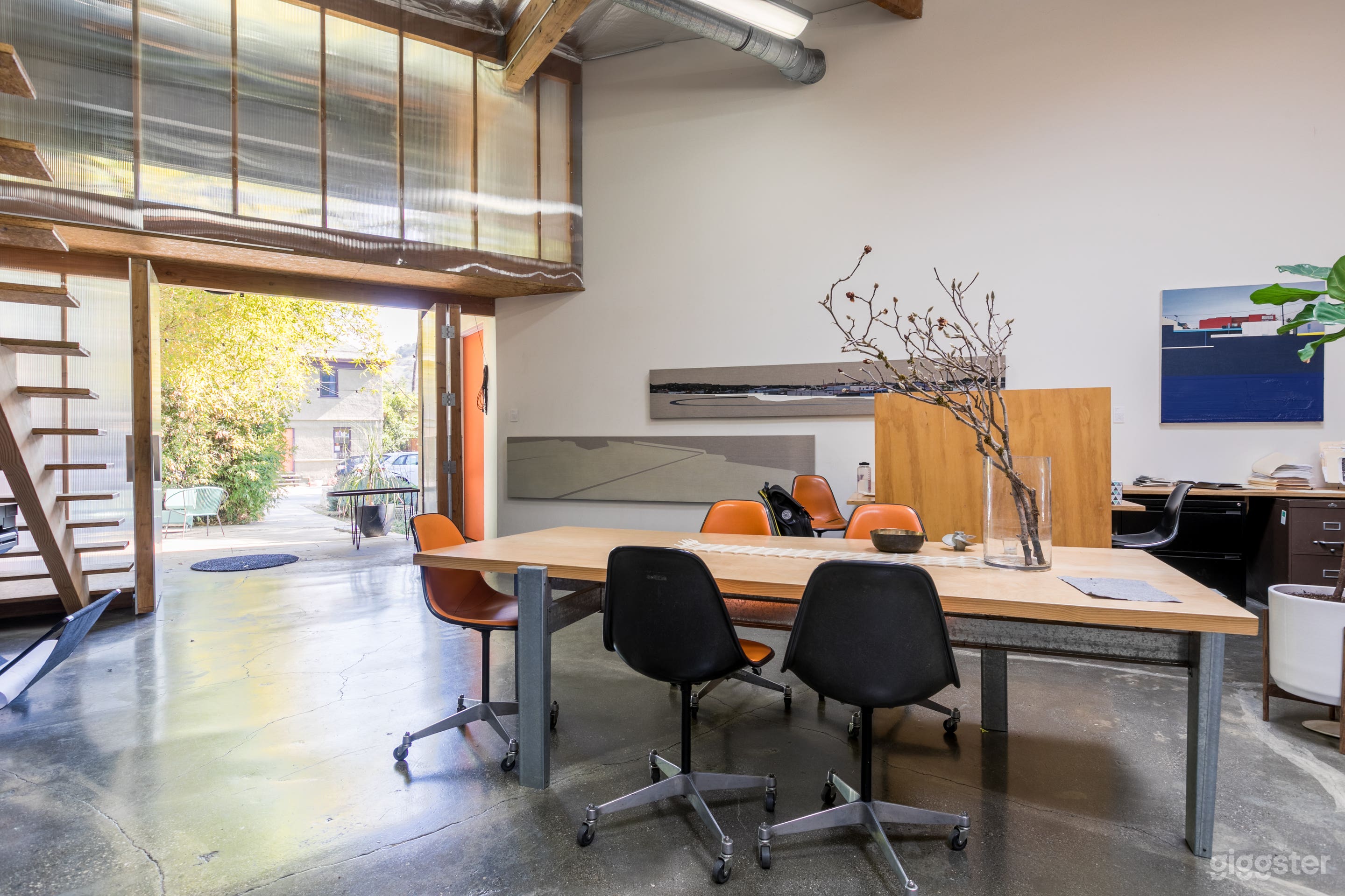 Modern Office No.370 Photo 1