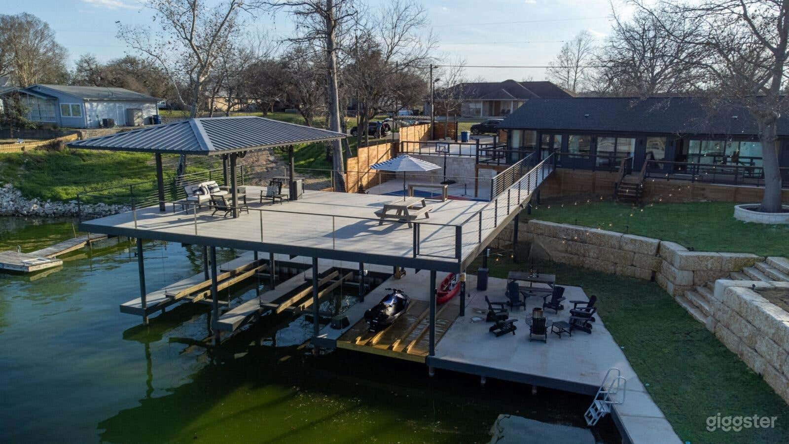 Backyard on the Lake – Scenic Filming Retreat Photo 2