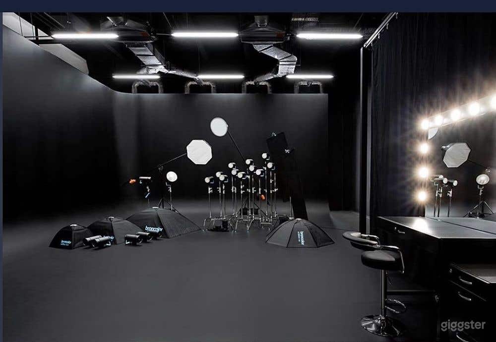 All Black Luxury Studio Photo 1