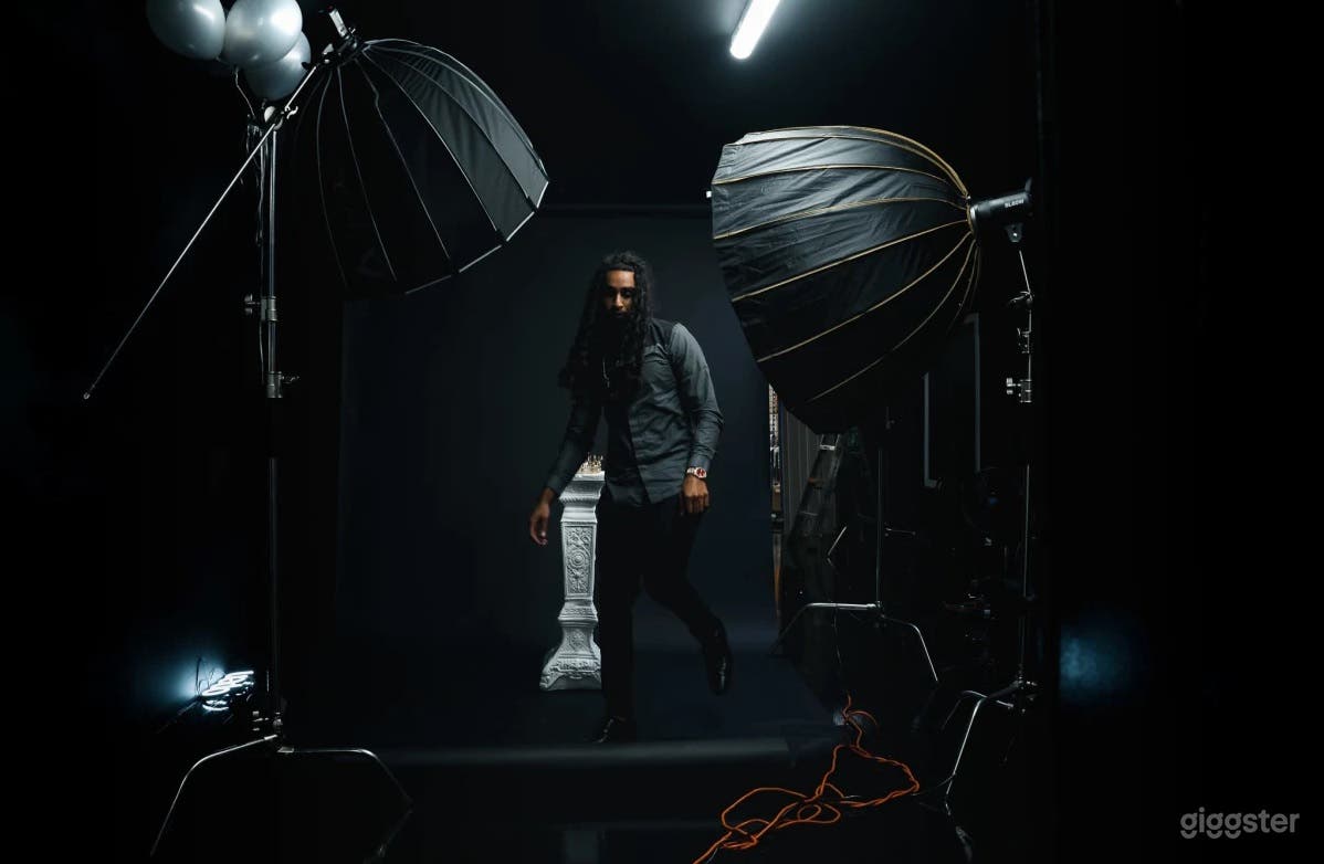 All Black Luxury Studio Photo 3