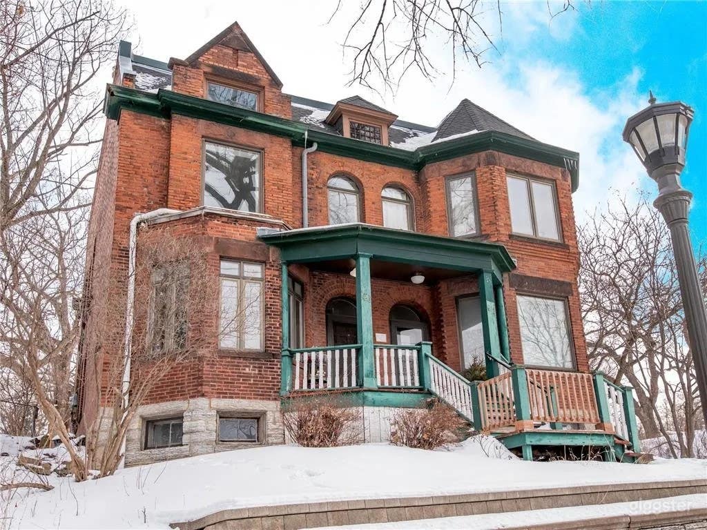 Beautiful Unique Victorian Home Photo 4