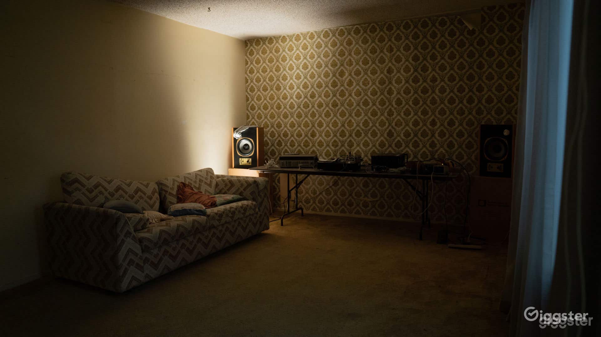 Full Studio Abandoned Vintage Retro Sets at Martinsound Photo 2