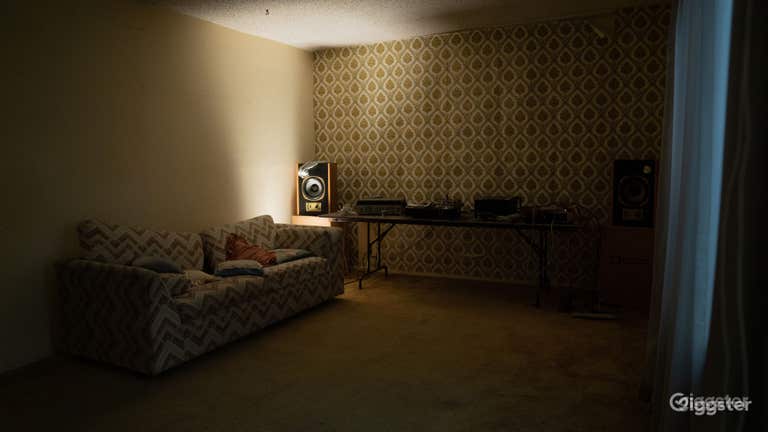  Studio complet avec décors vintage rétro abandonnés chez Martinsound 