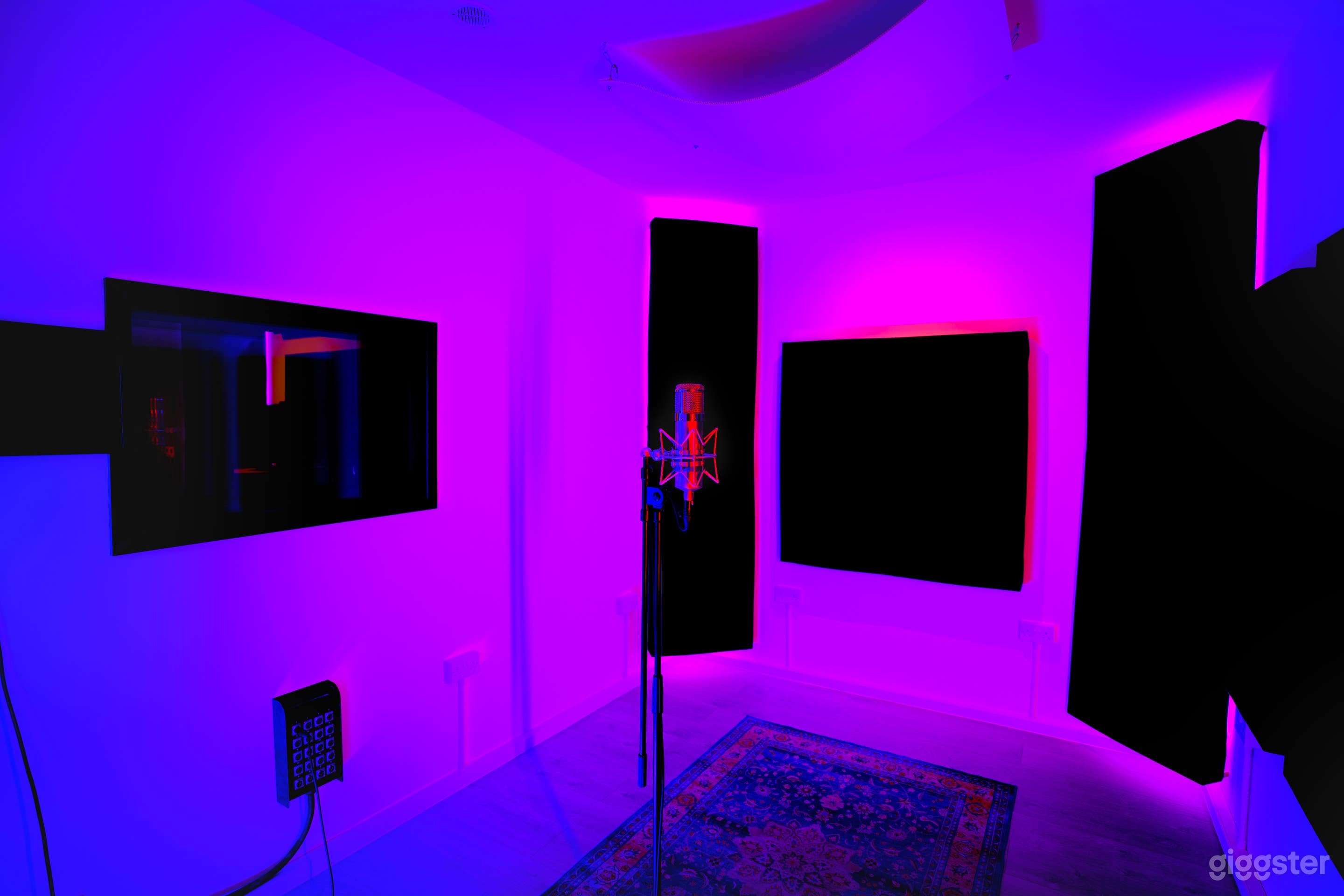Large Recording Studio in East London Photo 4