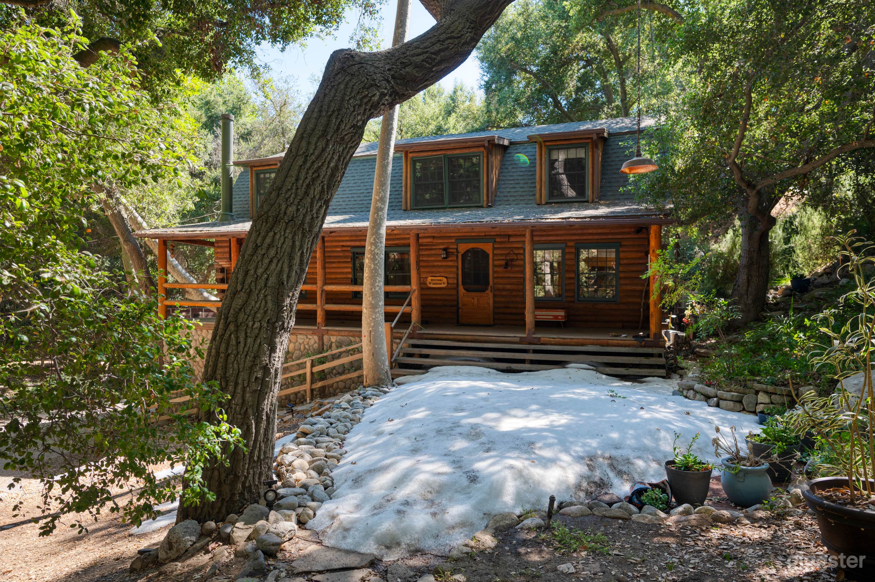 Hollywood's Most-Filmed Log Cabin Photo 4