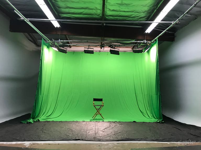  Pre-lit Green Screen Studio 