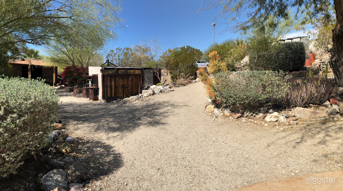 Majestic and Wonderful Courtyard in California Photo 3