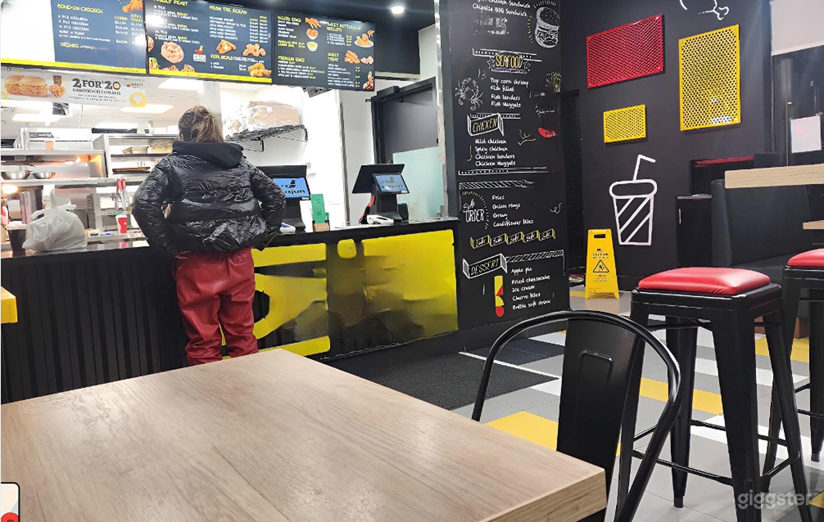 Elegant Dining Retreat Photo 2