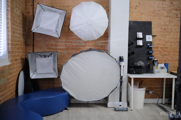  **NEW** Pro Lighting Photography Studio in Dallas 