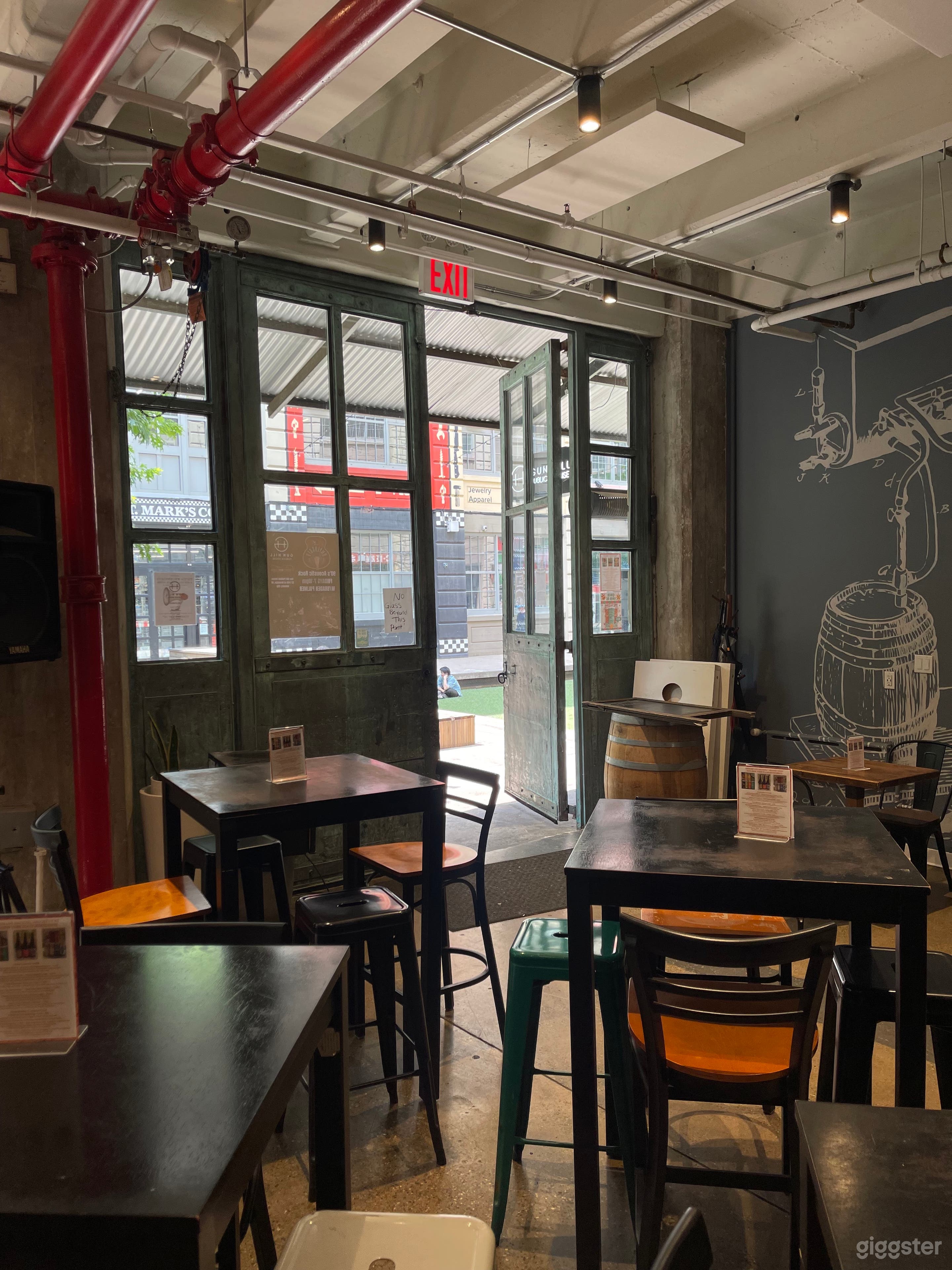 Event space/ brewery taproom w/stage & outdoor space Photo 4