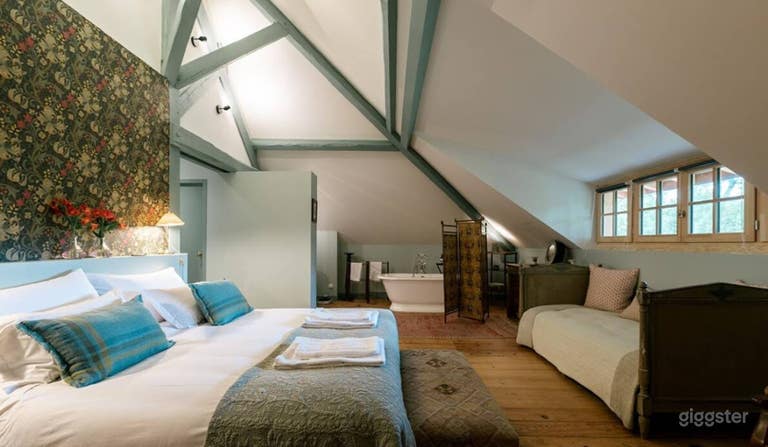  LA MAISON BLEUE 
