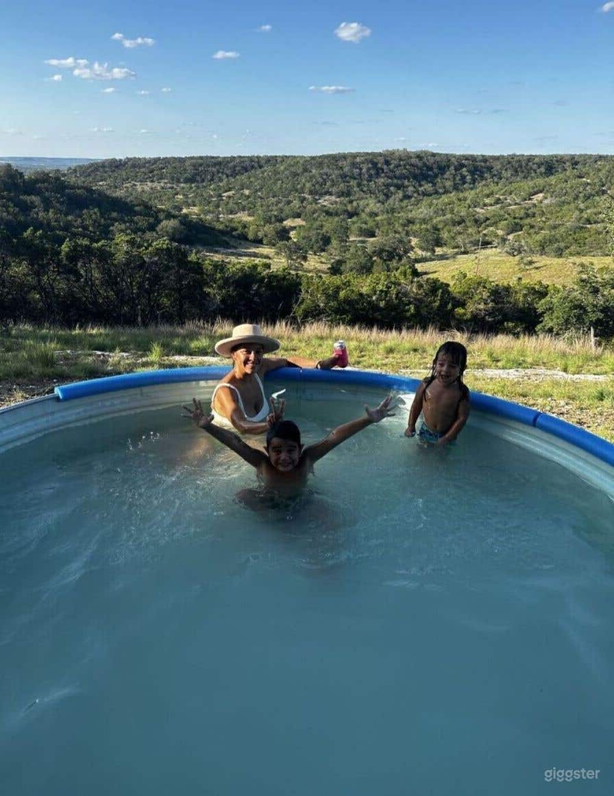 Cowboy pool with great view Photo 3