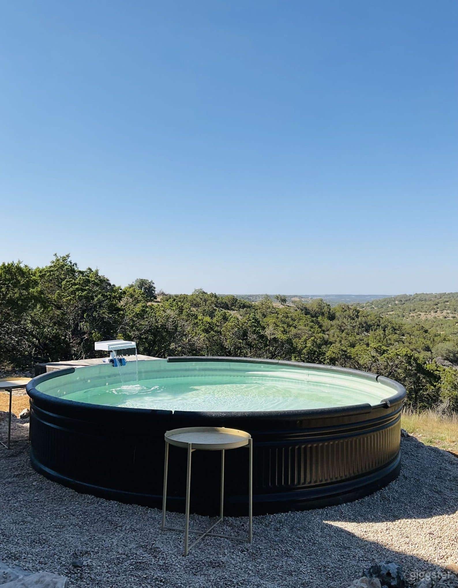 Cowboy pool with great view Photo 1