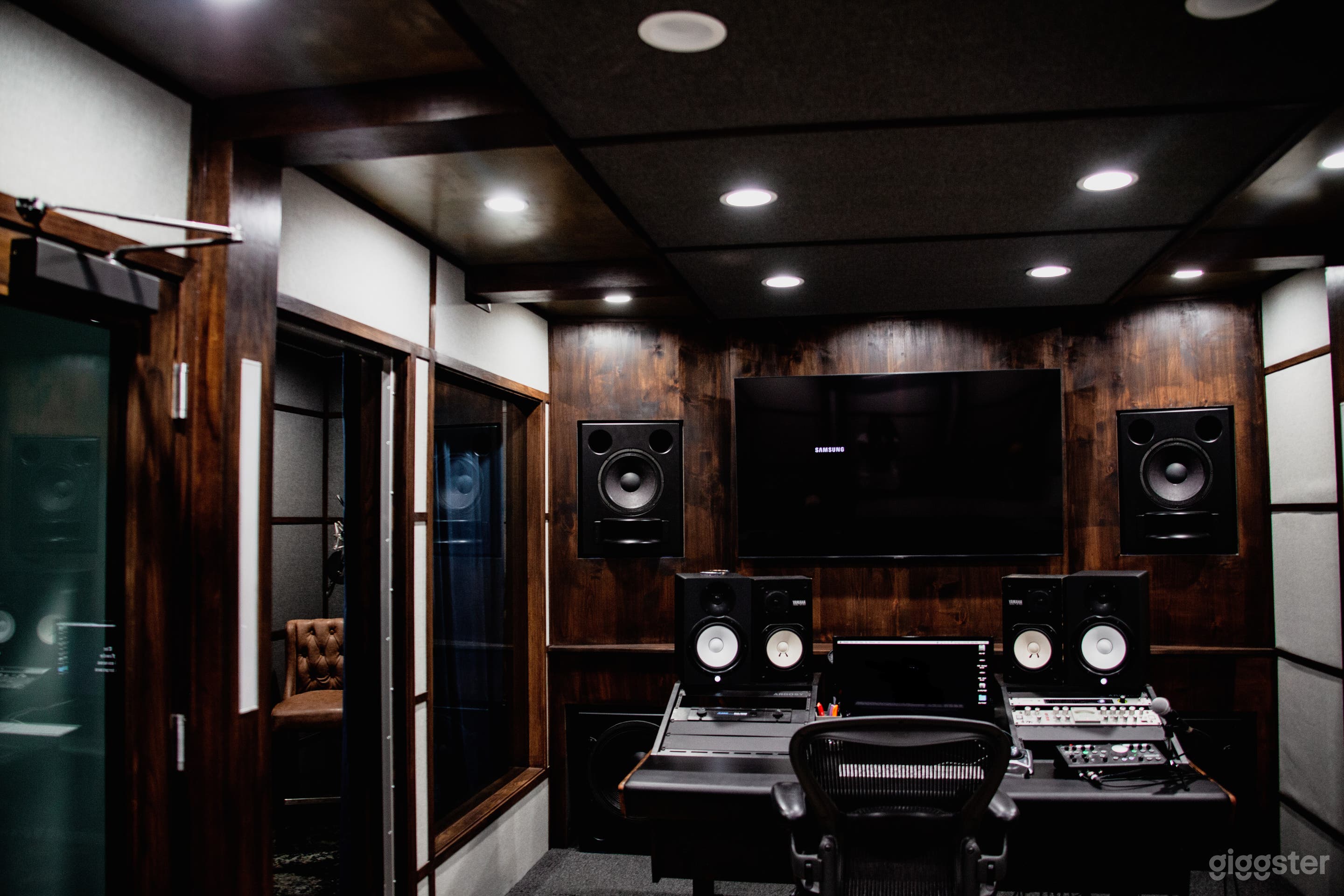 State of the Art Recording Studio - Valley/LA Photo 4